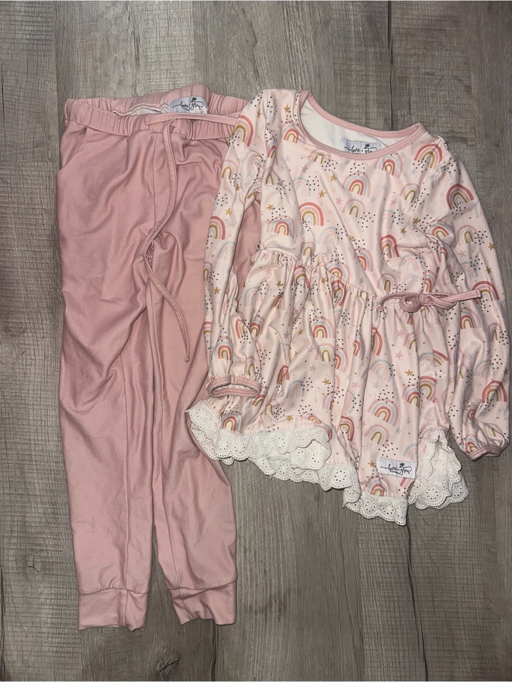 Love and grow Girls' Pink Rainbow Print Pajama Set size 6